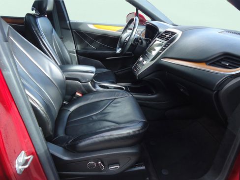 Used 2019 Lincoln MKC Reserve w/ MKC Climate Package image 25