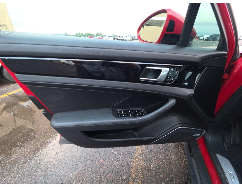 Used 2018 Porsche Panamera 4 AWD/4WD image 10