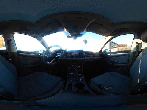 Used 2025 Volkswagen Jetta SE image 44