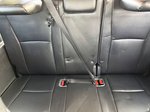 Used 2022 Toyota Highlander Limited FWD image 18