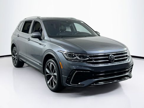 Used 2022 Volkswagen Tiguan SEL R-Line image 3