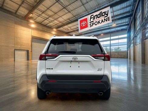 Used 2025 Toyota RAV4 XLE AWD/4WD image 5