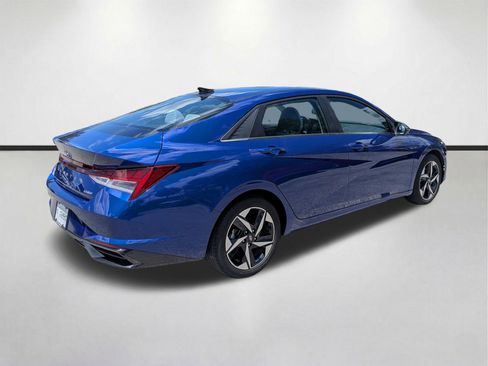 Used 2023 Hyundai Elantra Limited w/ Cargo Package FWD image 4