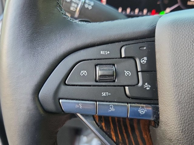 Used 2023 Cadillac Escalade Premium Luxury w/ LPO, Illumination Package AWD/4WD image 12