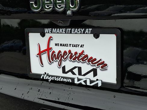 Used 2023 Jeep Renegade Latitude AWD/4WD image 32