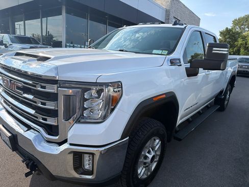 Used 2021 GMC Sierra 2500 SLE w/ SLE Value Package; AWD/4WD image 2
