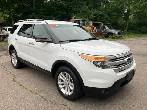 Used 2014 Ford Explorer XLT image 5