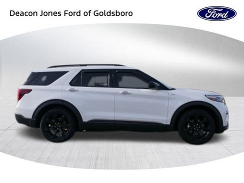 Used 2023 Ford Explorer ST-Line w/ Class IV Trailer Tow Package image 2