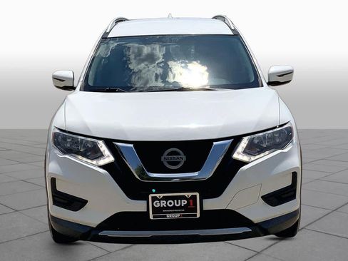 Used 2017 Nissan Rogue SV FWD image 3