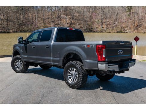 Used 2019 Ford F250 Lariat w/ Lariat Value Package image 5