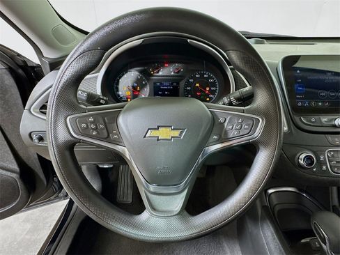Used 2025 Chevrolet Malibu LT image 9