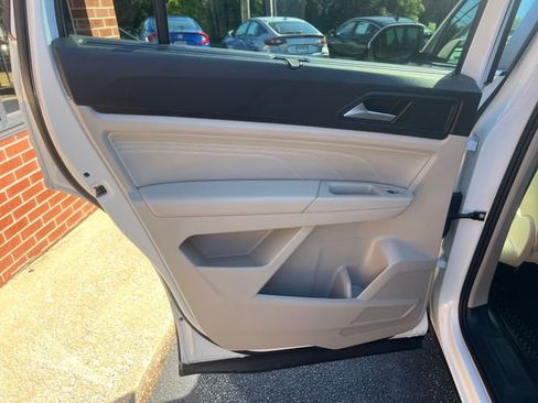 Used 2022 Volkswagen Atlas SE image 24