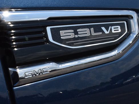 Used 2023 GMC Sierra 1500 SLT w/ SLT Convenience Package AWD/4WD image 8