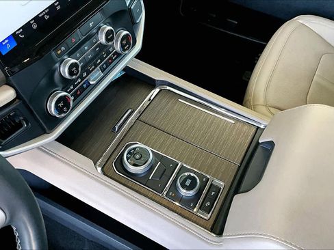 Used 2024 Ford Expedition Max Limited image 17