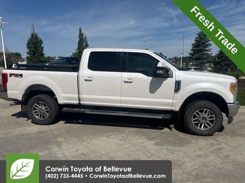 Used 2017 Ford F250 Lariat w/ Lariat Value Package AWD/4WD image 2