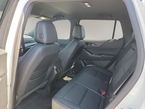 Used 2025 Chevrolet Equinox LT w/ Convenience Package II image 9