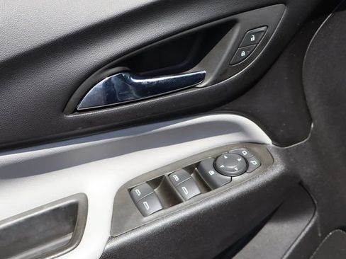 Used 2023 Chevrolet Equinox LS FWD image 15