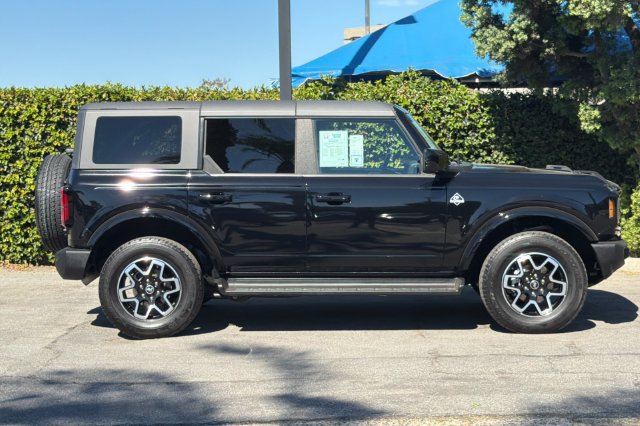 Used 2025 Ford Bronco Outer Banks AWD/4WD image 3
