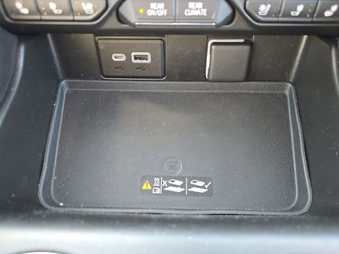 Used 2021 Chevrolet Tahoe Premier w/ Premium Package image 41