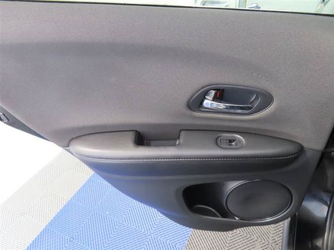 Used 2022 Honda HR-V LX image 26
