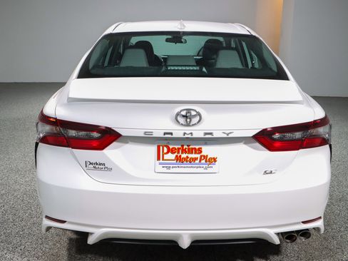 Used 2023 Toyota Camry SE FWD image 8