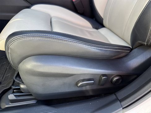 Used 2022 Subaru Outback Limited XT image 18