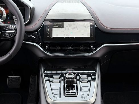 New 2026 Aston Martin DBX S image 14