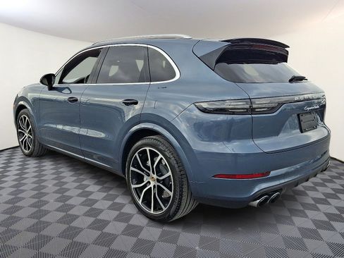 Used 2019 Porsche Cayenne Turbo image 2