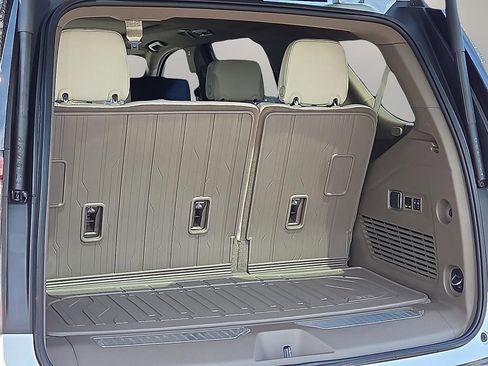 New 2026 GMC Yukon Denali AWD/4WD image 9