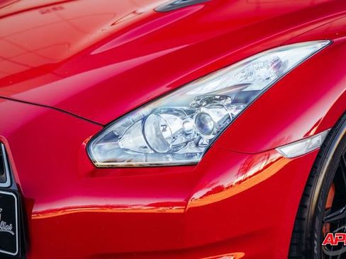 Used 2014 Nissan GT-R Premium image 44