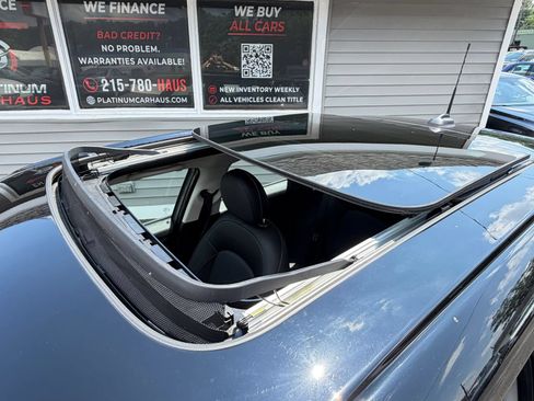 Used 2018 MINI Cooper 4-Door Hardtop w/ Premium Package FWD image 22