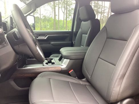 New 2026 GMC Sierra 2500 SLT w/ SLT Premium Package AWD/4WD image 19
