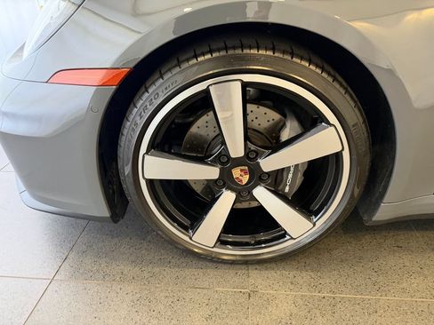 Certified 2025 Porsche 911 Carrera RWD image 10