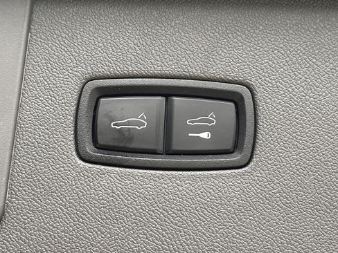 Used 2019 Porsche Cayenne image 40