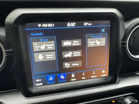 Used 2022 Jeep Wrangler Unlimited Sahara w/ Cold Weather Group AWD/4WD image 63