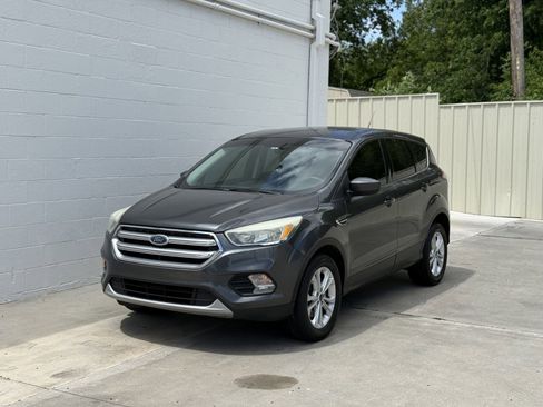 Used 2017 Ford Escape SE FWD image 4
