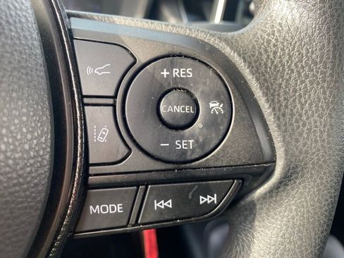 Used 2021 Toyota Corolla LE image 28