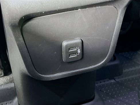 Used 2024 Chevrolet Equinox LS w/ LS Convenience Package FWD image 31