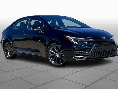 Used 2025 Toyota Corolla SE image 3