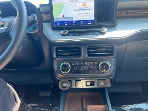 Used 2024 Ford Maverick Lariat FWD image 25