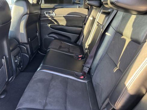 Used 2020 Jeep Grand Cherokee Altitude image 11