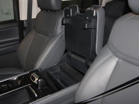 New 2026 Ford Expedition Active image 18