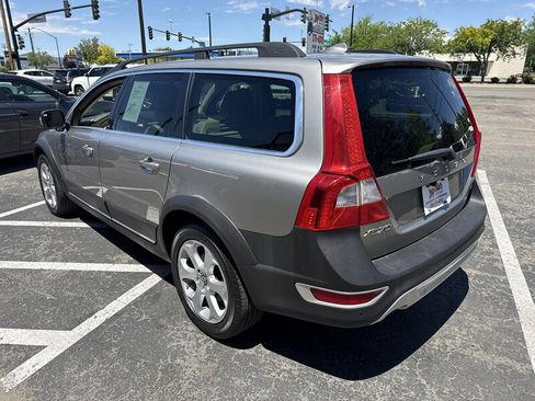 Used 2011 Volvo XC70 T6 AWD/4WD image 3