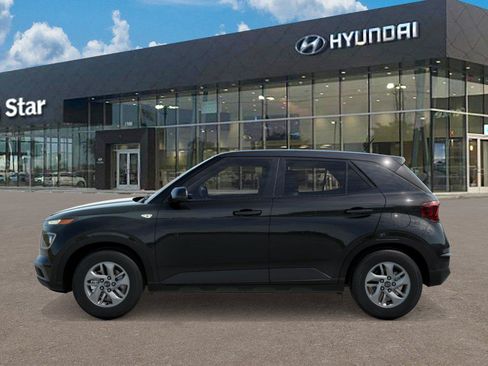 New 2026 Hyundai Venue SE FWD image 3