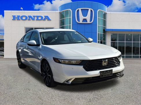 Used 2023 Honda Accord Touring image 15