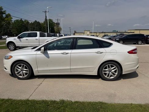 Used 2016 Ford Fusion SE FWD image 6