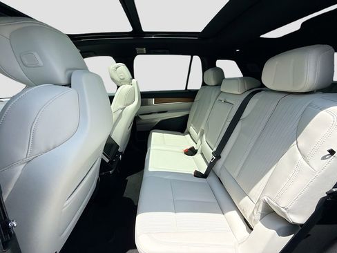 New 2026 Cadillac Vistiq Luxury image 25