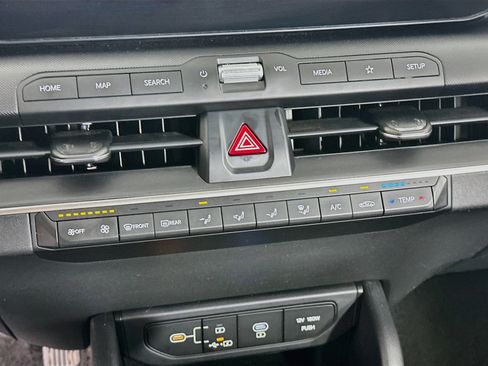 Used 2025 Kia K4 FWD image 23