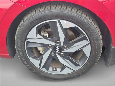 Used 2022 Hyundai Elantra Limited FWD image 10