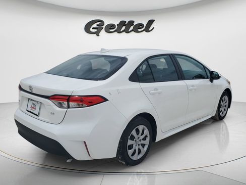Used 2025 Toyota Corolla LE FWD image 5